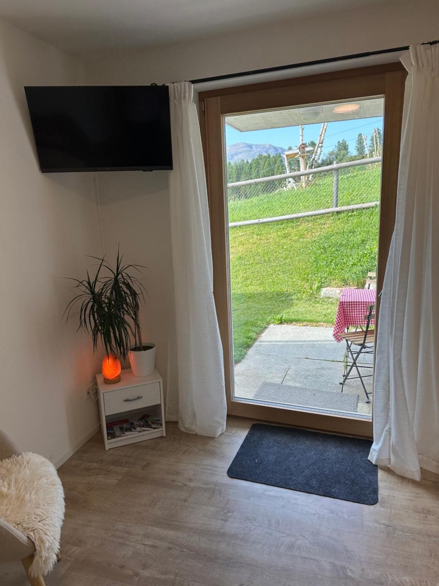 Kleines Aber Feines Studio Zuoz Buitenkant foto